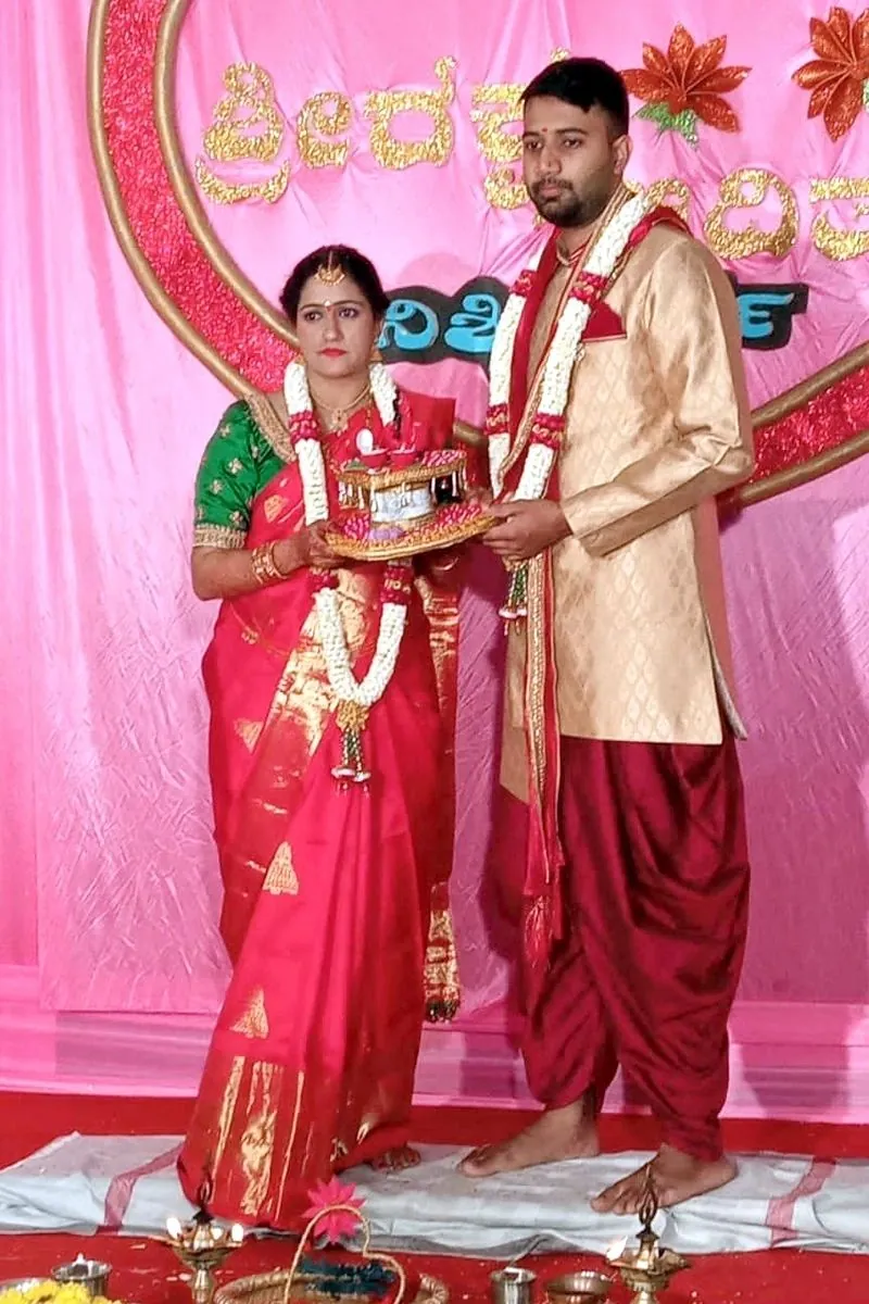 Kannada Brahmin and Konkani Brahmin matrimony success couple — for Smartha Brahmin, Madhwa Brahmin, Sri Vaishnava Brahmin, Iyengar Brahmin and Iyer Brahmin families from Karnataka India