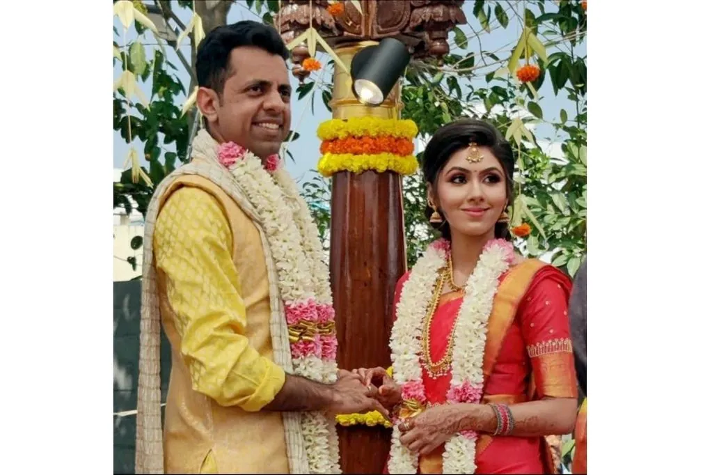 Malayalam Brahmin and Tamil Brahmin matrimony success couple — for Smartha Brahmin, Madhwa Brahmin, Sri Vaishnava Brahmin, Iyengar Brahmin and Iyer Brahmin families from Kochi Kerala
